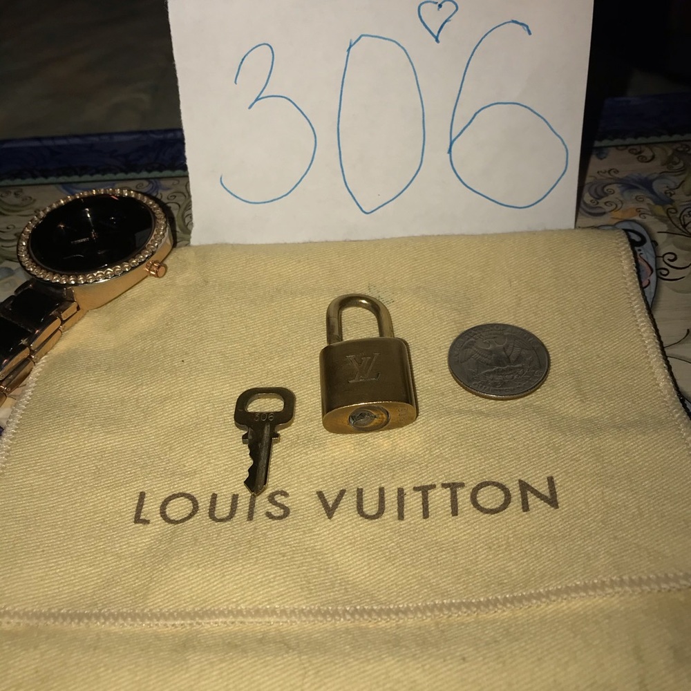 💯 Authentic Louis Vuitton 🔐💕🎉LAST ONE🎉